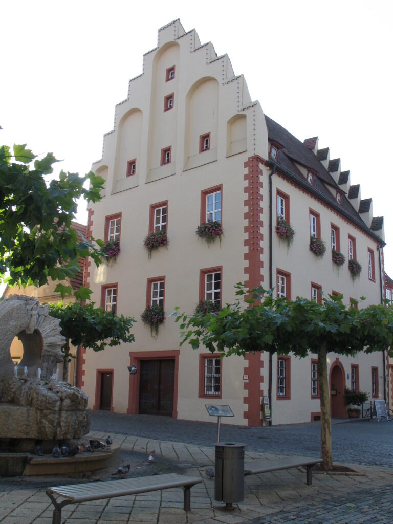 Rathaus und Brunnen in Gerolzhofen