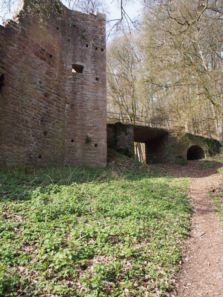Tor und Brücke der Kollenburg bei Collenberg