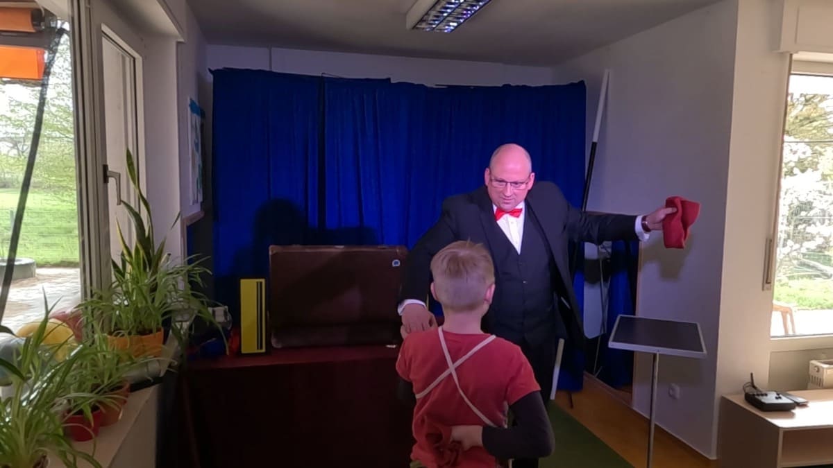 Münzen als Requisiten einer Kinderzaubershow
