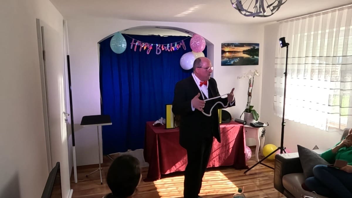 Seile als Requisiten einer Kinderzaubershow
