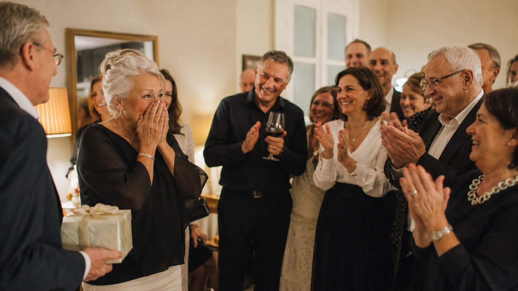 Gelungene Geburtstagsüberraschung als Erlebnisgeschenk mit Familie und Freunden