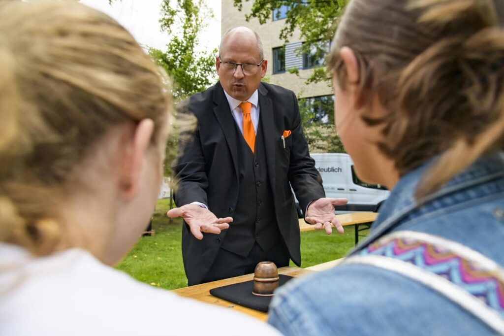 Hütchenspieler auf Business-Event und Firmenfeier