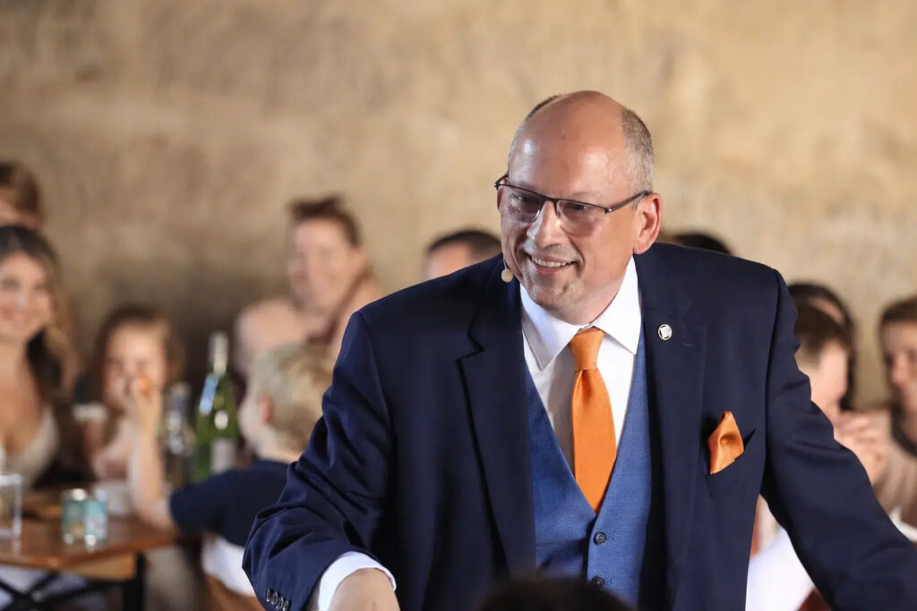 Zauberer Würzburg begeister alle Gäste auf Geburtstagen, Hochzeiten und Firmenevents